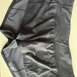 Camo Speed Up Low-Rise Lined Short 2.5"